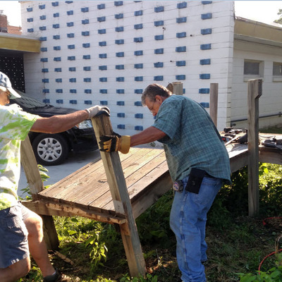 9th Street Front Porch project volunteers